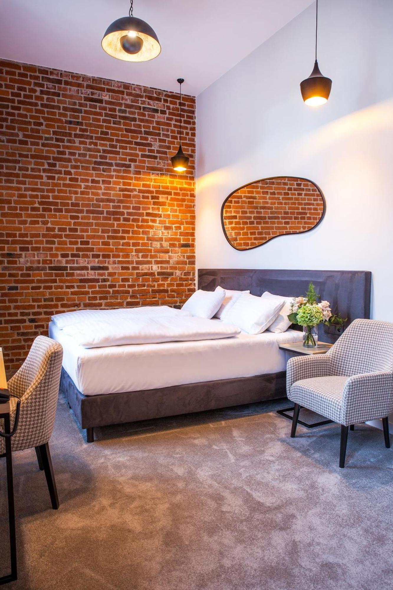 Hotel Hugo Business & Spa Kędzierzyn-Koźle Buitenkant foto